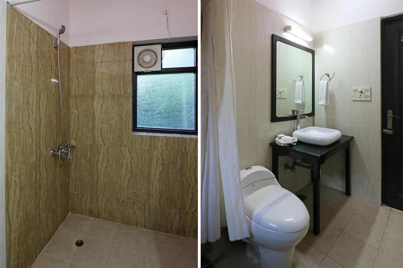 Hotel Chalet Ню Делхи Екстериор снимка